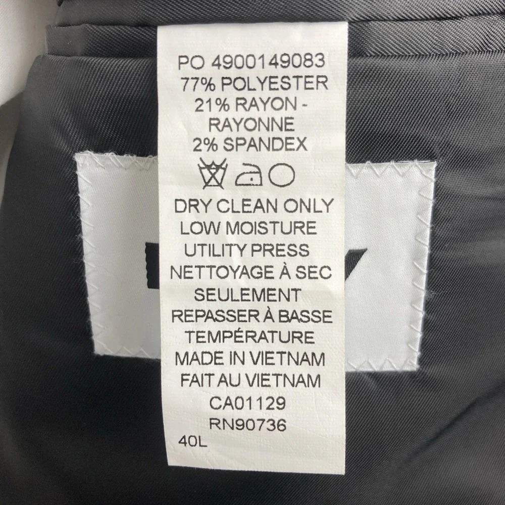 DKNY Mens Modern fit 2-pc Suit 40L 33W 32L Black Solid Stretch